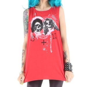 Sid & Nancy Iron Fist red medium top
